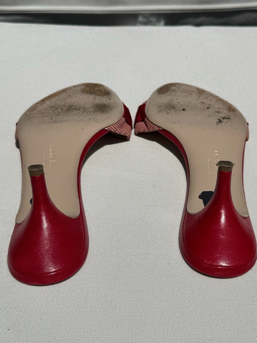 Salvatore Ferragamo Vara Bow Red Kitten Heel Sandals - Size 37 - Picture 11 of 11